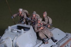 DO35C04 1/35 WWII Early war Russian tank rider set (4Fig.s)