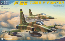 KH32018 1/32 F-5E Tiger II w/2 Figures